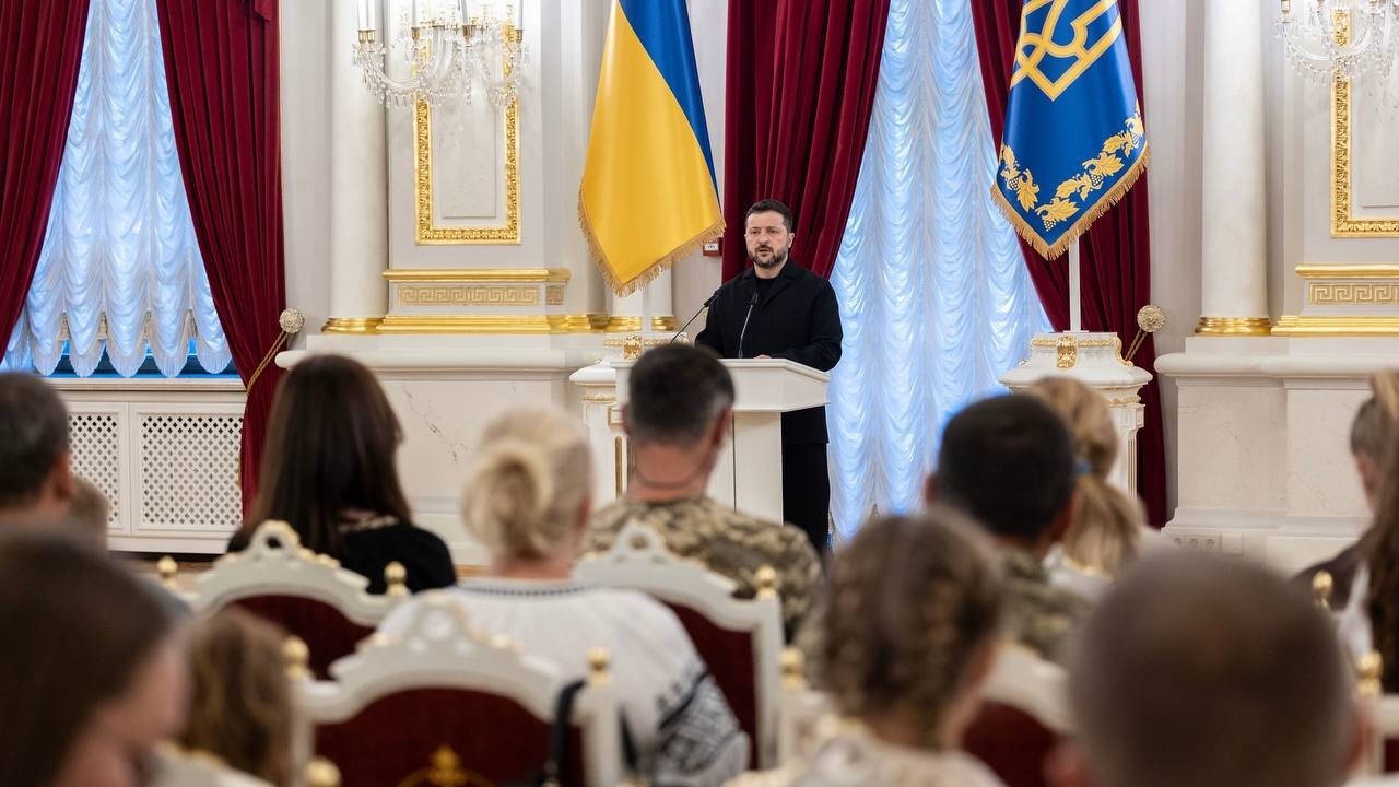 Фото для новини:Володимир Зеленський вручив державні нагороди українським воїнам