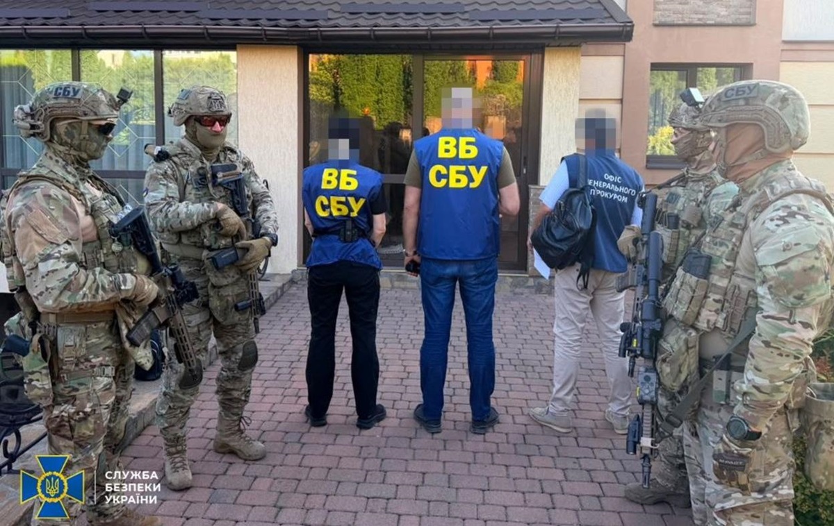 Фото для новини:Хмельницького топ-посадовця спіймали на "відкатах"