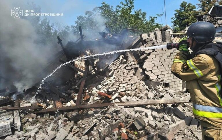 Фото для новини:Кривий Ріг зазнав удару, є важкопоранені