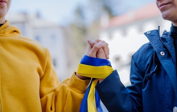 Фото для новини:Макрон у топі, Навроцький в антирейтингу: українці оцінили світових лідерів