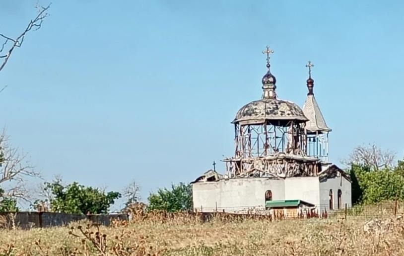 Фото для новини:На Херсонщині обстрілом зруйновано храм Різдва Богородиці