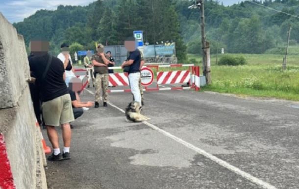 Фото для новини:На Львівщині затримали майора з трьома ухилянтами