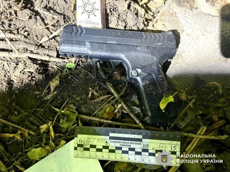 Фото для новини:На Миколаївщині підліток влучив дівчині в око з пневматичної зброї