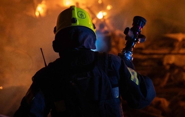 Фото для новини:На Полтавщині уламки російського дрона впали на багатоповерхівку