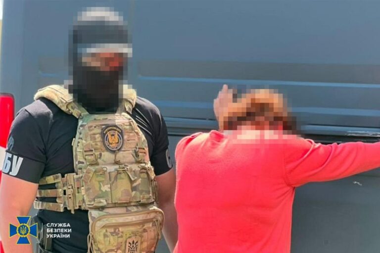 Фото для новини:Наводила КАБи на оборонців під Херсоном: викрито інформаторку РФ
