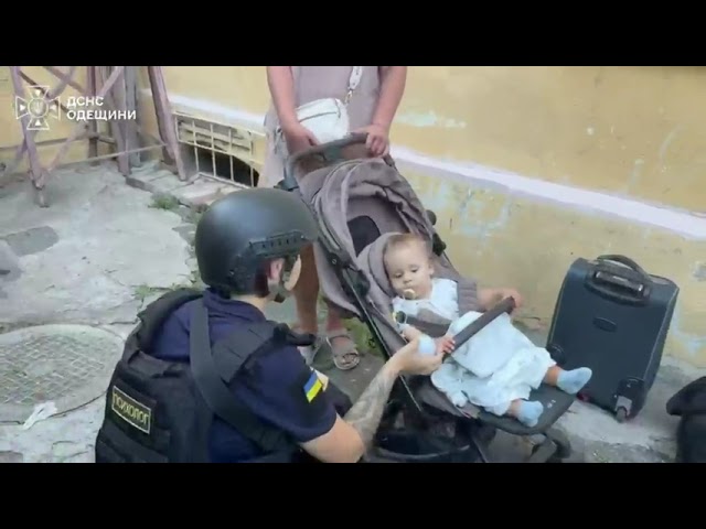 Фото для новини:Одеса: росія завдала масованого удару по місту, є постраждалі