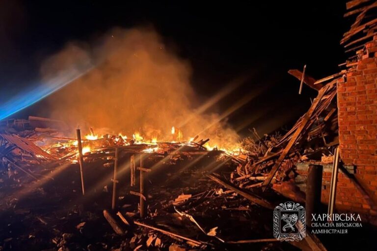 Фото для новини:РФ атакувала село на Харківщині: четверо загиблих, 20 будинків пошкоджено