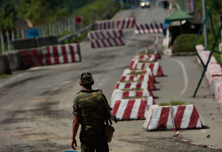 Фото для новини:Росіяни масово їдуть до Грузії через страх нової мобілізації - ЗМІ