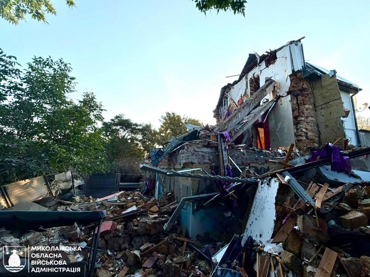 Фото для новини:Росіяни вдарили по Миколаєву, постраждала жінка
