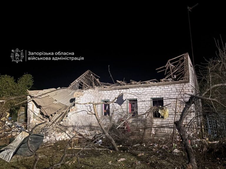 Фото для новини:Росіяни вдарили по приватному сектору Запоріжжя