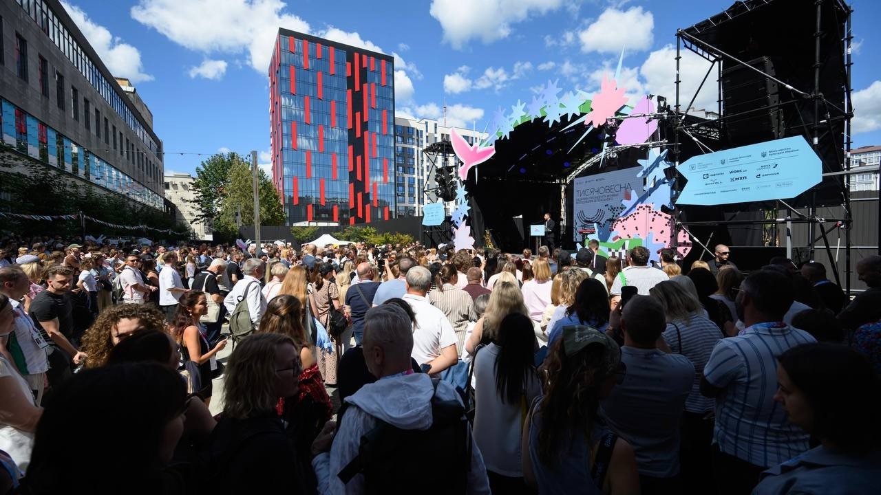 Фото для новини:Володимир Зеленський долучився до фінального етапу відбору національної ініціативи «Тисячовесна»