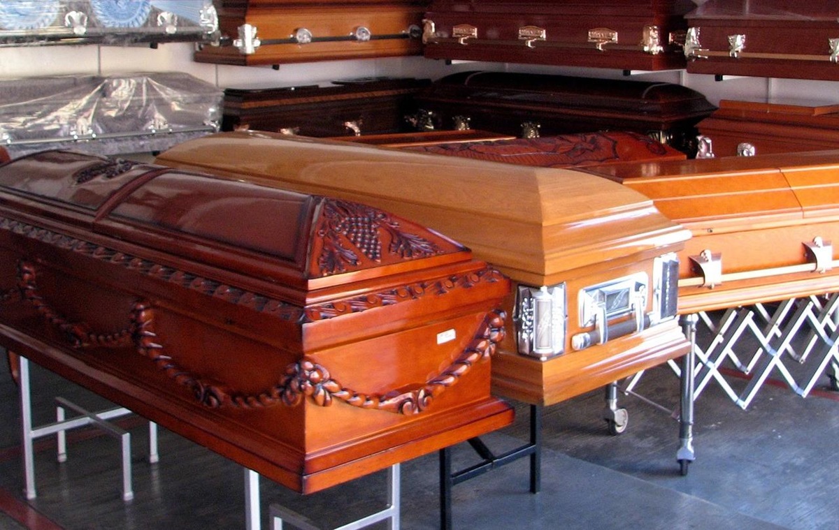 Фото для новини:Ціни на труни в Росії злетіли на 105% з початку війни проти Україну