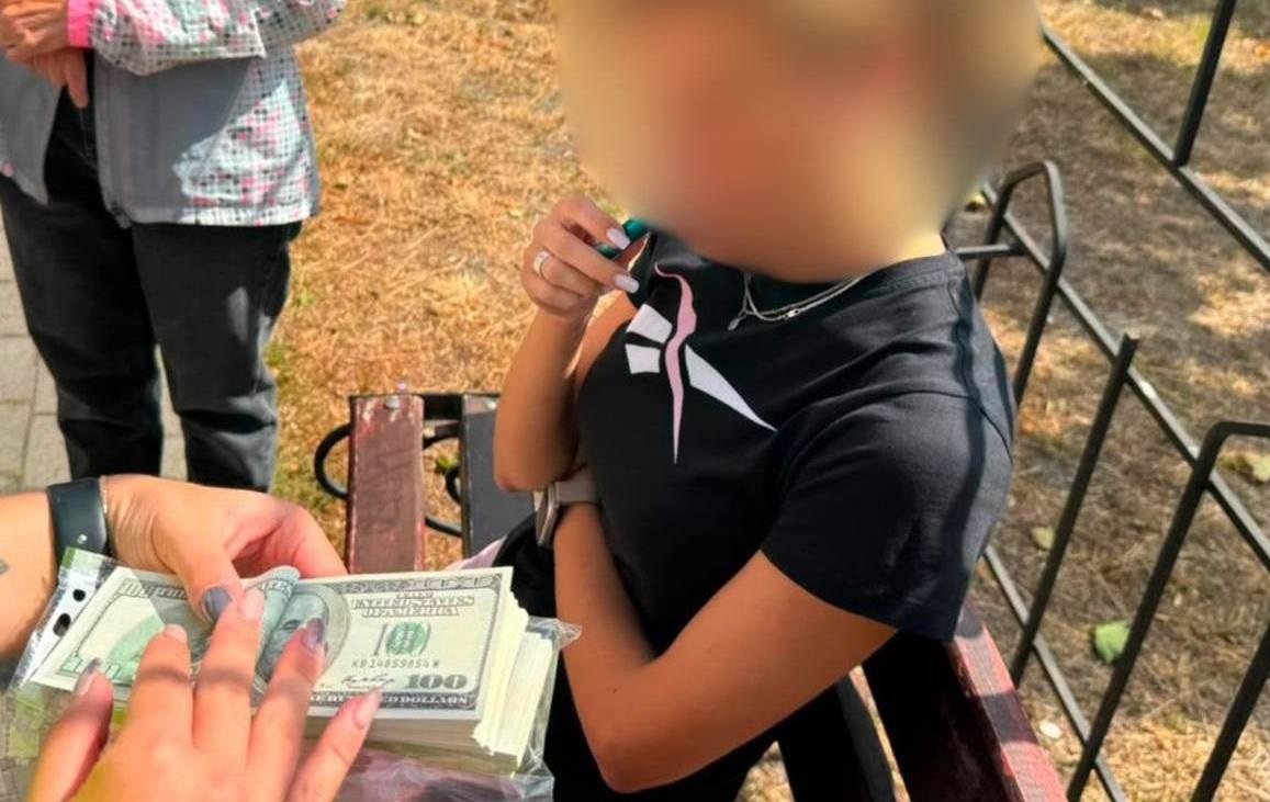 Фото для новини:У Червоному Хресті обіцяли "бронь" за $20 тисяч