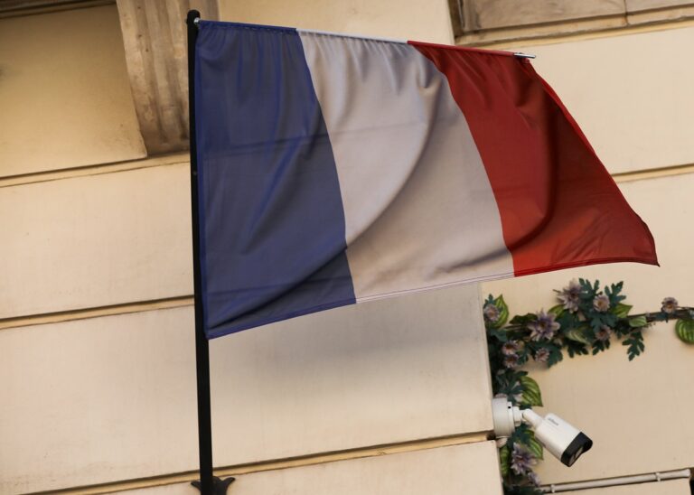 Фото для новини:У Франції розслідують російське втручання у вибори