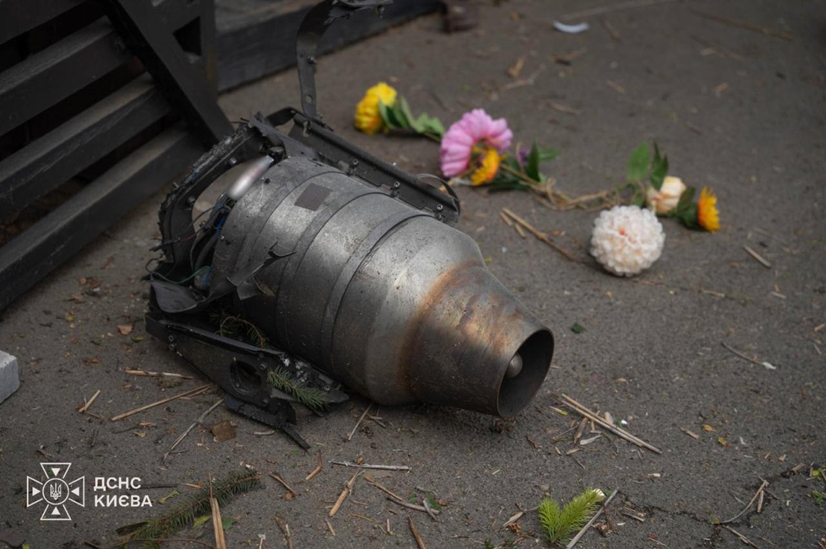 Фото для новини:У Києві внаслідок атаки дронів постраждали двоє людей