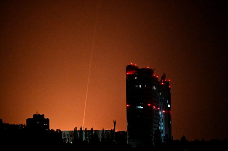 Фото для новини:У Києві загинули п’ятеро осіб внаслідок атаки РФ
