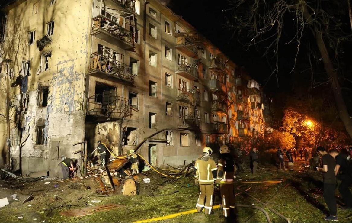 Фото для новини:У Києві зросла кількість загиблих після атаки РФ