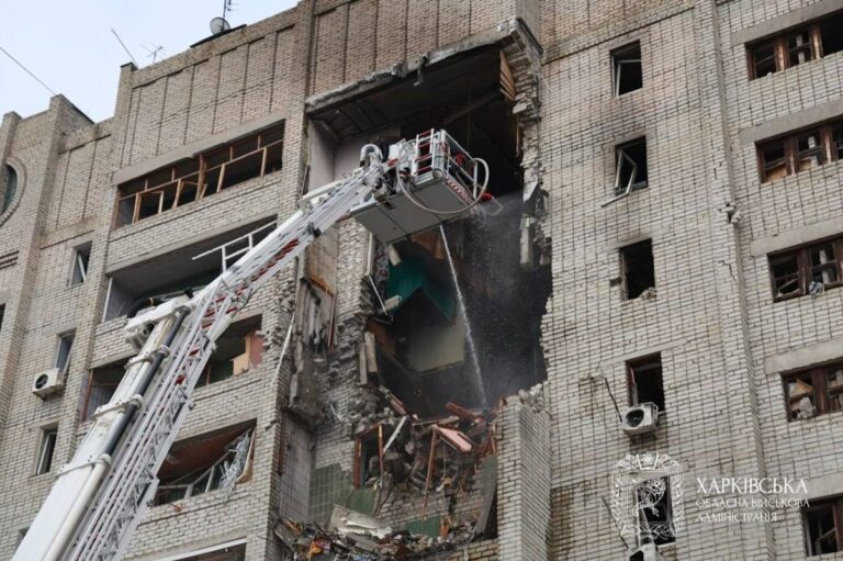 Фото для новини:Удар по Харкову: двоє загиблих, 21 поранений