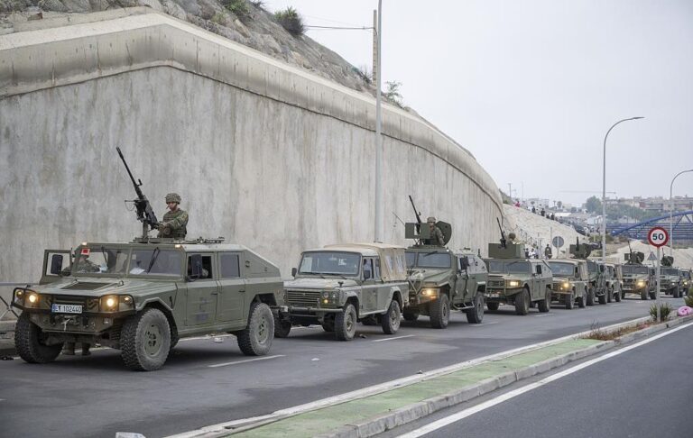Фото для новини:В ЄК запевнили, що нелегали із Сеути не потраплять в Європу