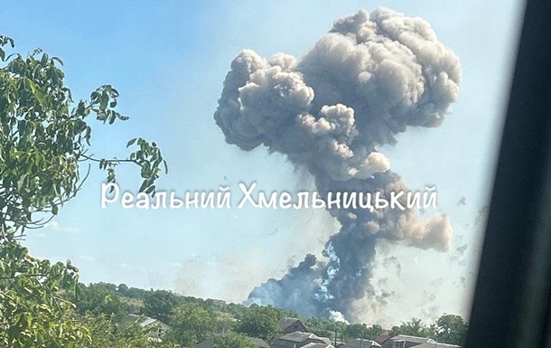 Фото для новини:Вибух у Хмельницькому: п'ятьох військових досі шукають