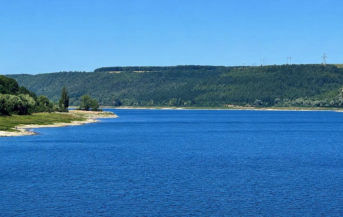 Фото для новини:Води дедалі менше: Дністровське водосховище досягло критичної позначки