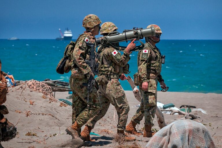 Фото для новини:Японія та Філіппіни запустили оборонну угоду про взаємну підтримку