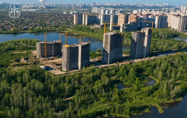 Фото для новини:Забудовник у Києві не сплатив 132 млн грн податку за землю