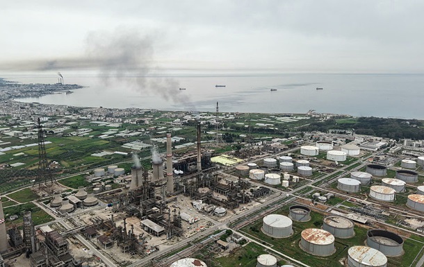 Фото для новини:ЗМІ: Сирія готова відмовитися від російської нафти