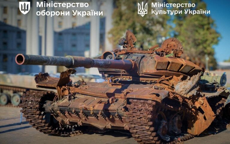 Фото для новини:Знищені російські танки виставлять у музеях Європи